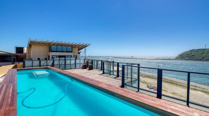 4 Sleeper Stunner @516 Point Bay