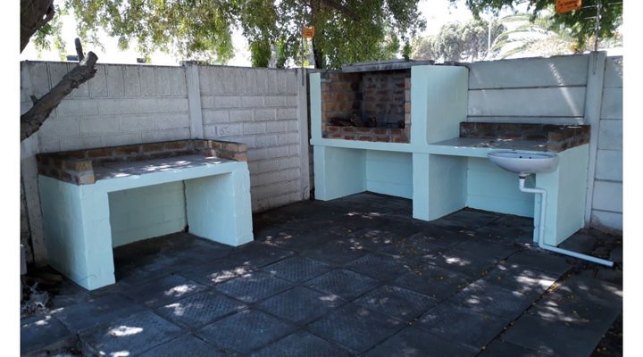 DJ'S B&B in Table View Cape Town