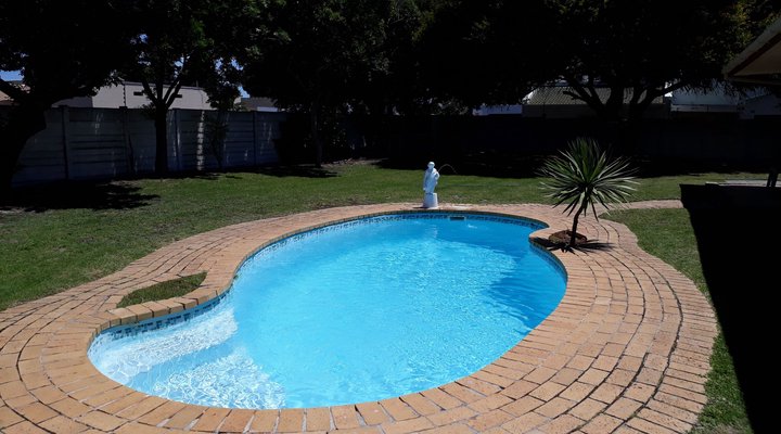 DJ'S B&B in Table View Cape Town