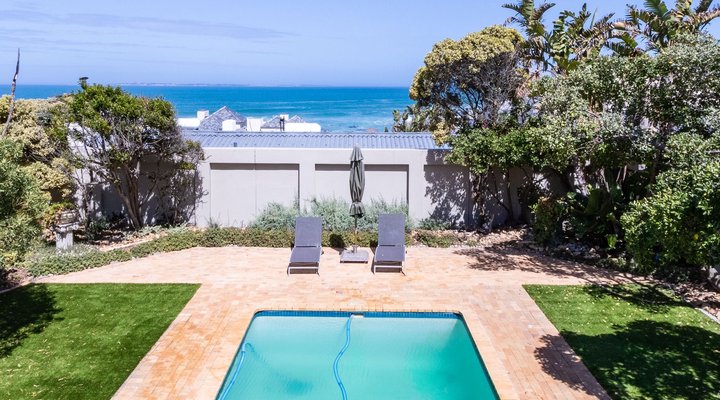 Small Bay Beach Suites