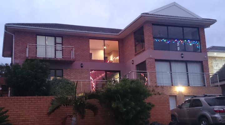 Modern Open-Plan Home 