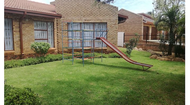 Lott's Place Guest House