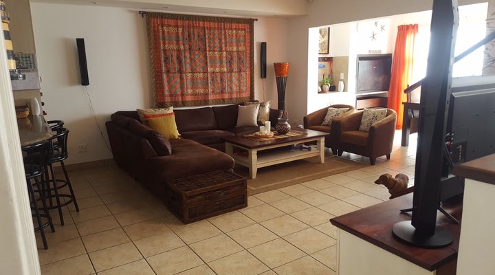Elegant Seafront Apartment at Mall