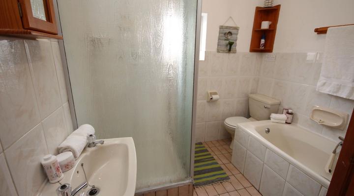 Xanske's Place with Wood fired Hot Tub