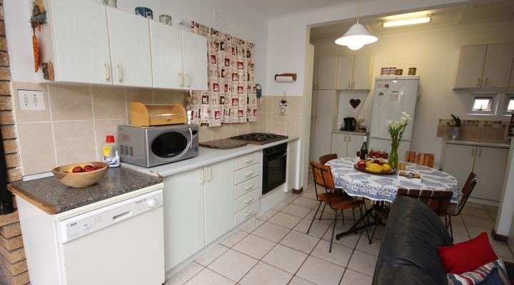 Xanske's Place with Wood fired Hot Tub