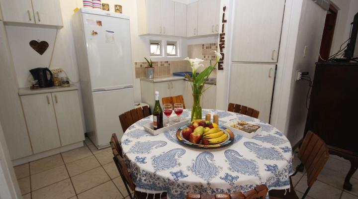 Xanske's Place with Wood fired Hot Tub