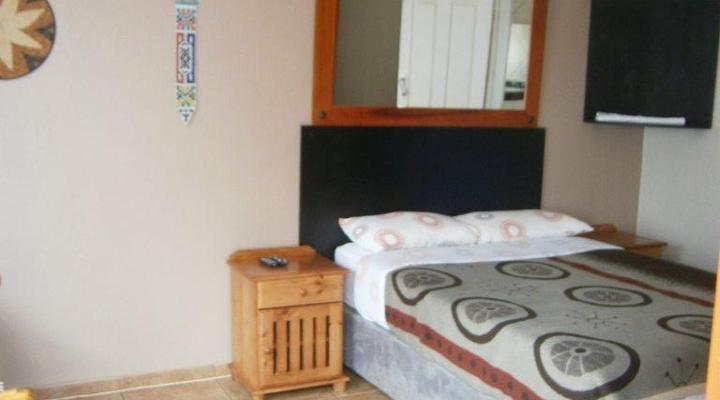 Smiling Tree Guesthouse - Simunye