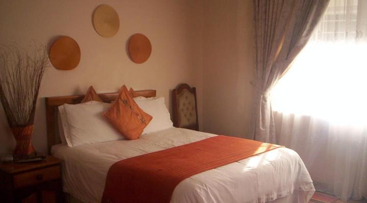 Emaweleni B&B