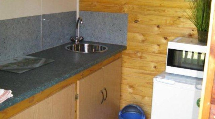 Summer Place Backpackers Lodge