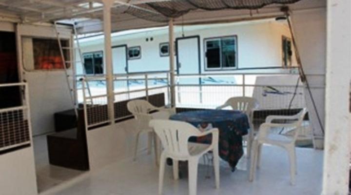 What A Pleasure Houseboat