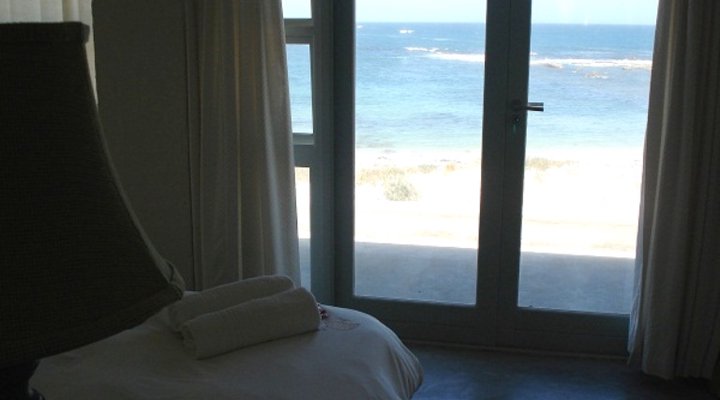 Beach House Accommodation – Kai Kai