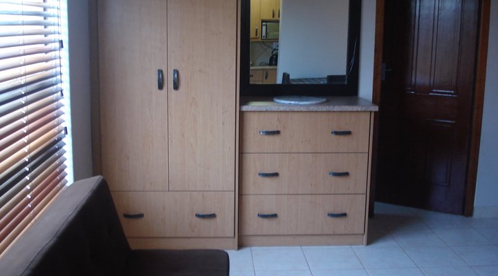 Beach House Accommodation - Stella Vista Flat 3 