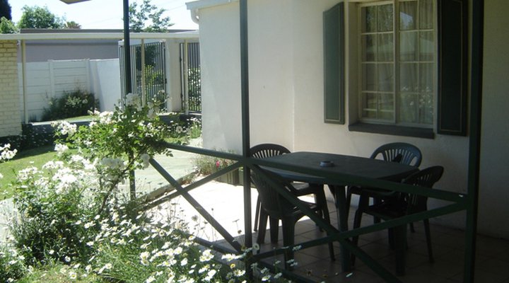 Green Door Guest Cottage - Loop Street