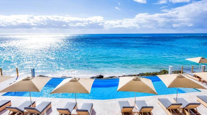 The Loren at Pink Beach