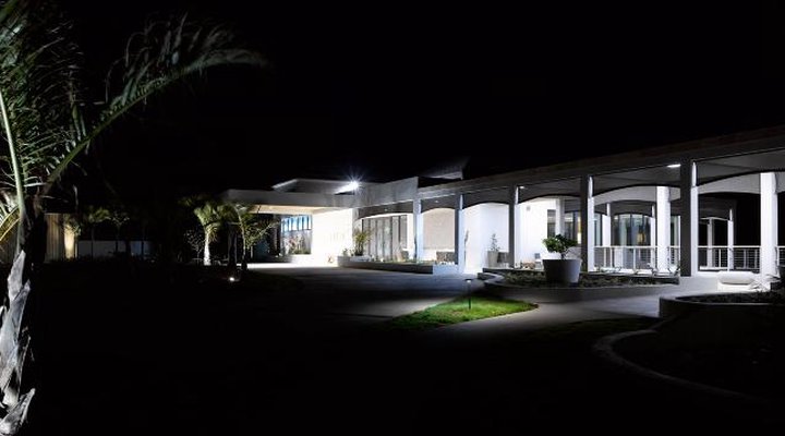 The Loren at Pink Beach