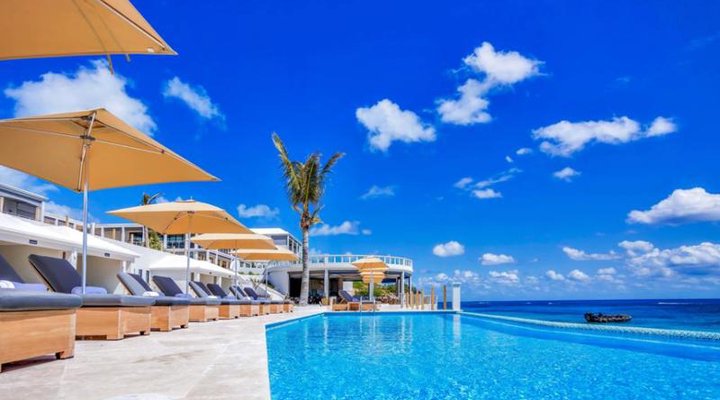 The Loren at Pink Beach