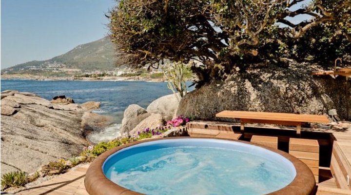 Beach House On The Rocks