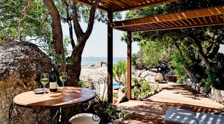 Beach House On The Rocks