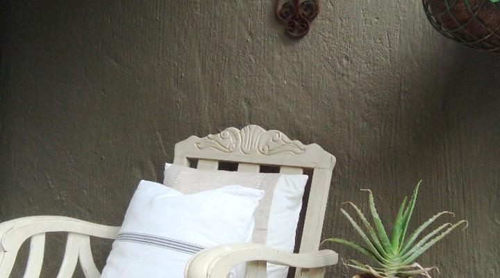 Living Life Station House