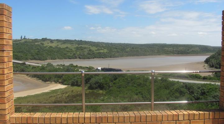 Mgwalana River Lodge