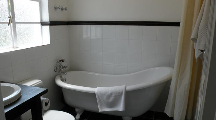 Historic Pig and Whistle Inn