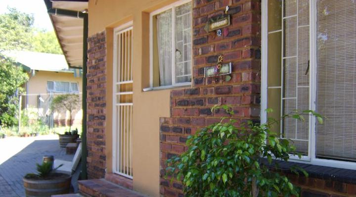 1010 Clifton Bed and Breakfast