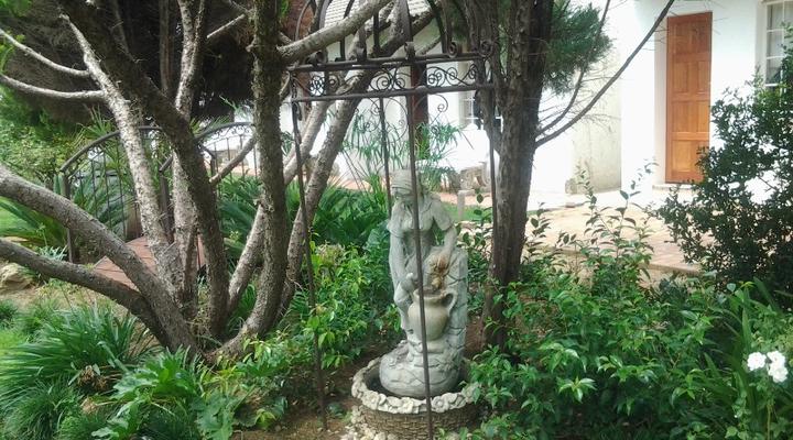 The White House Guest Lodge