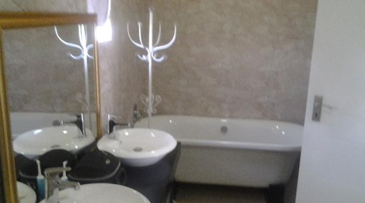 The White House Guest Lodge