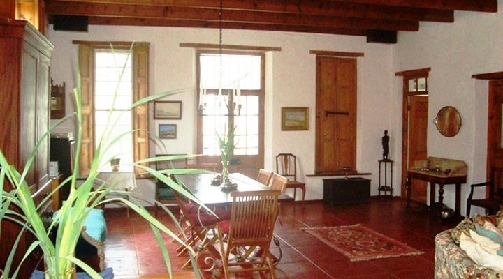 Almondbury Guest Farm