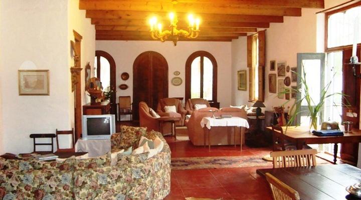 Almondbury Guest Farm