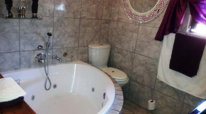 Karibu Guest House / Bed & Breakfast