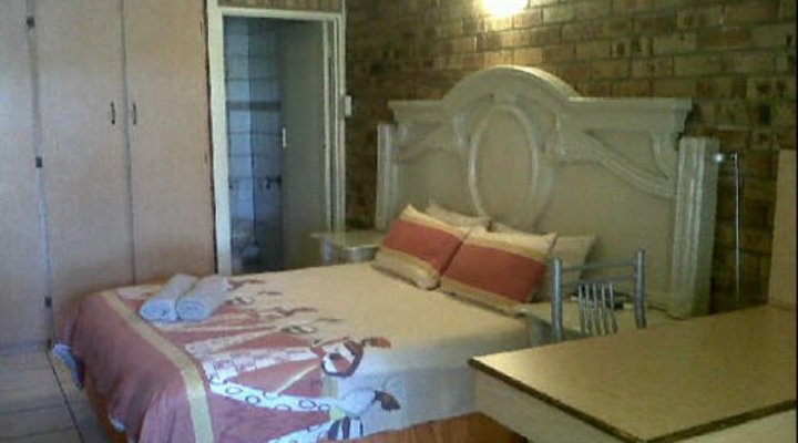 Villa de la Rosa Guest House Bloemhof