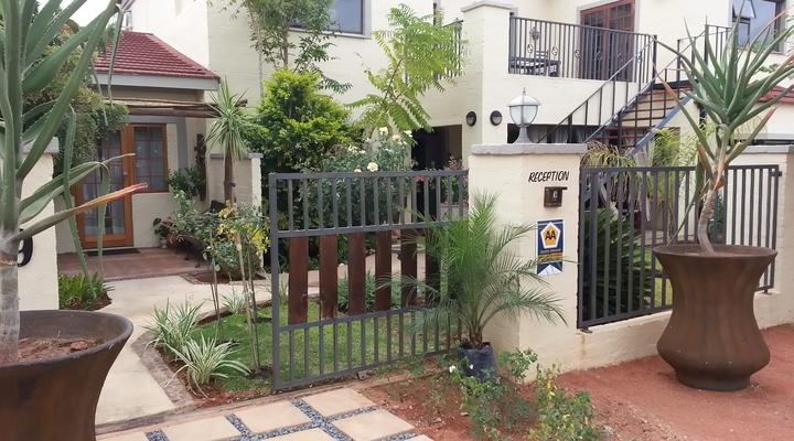 The Orange Apple Guest Lodge