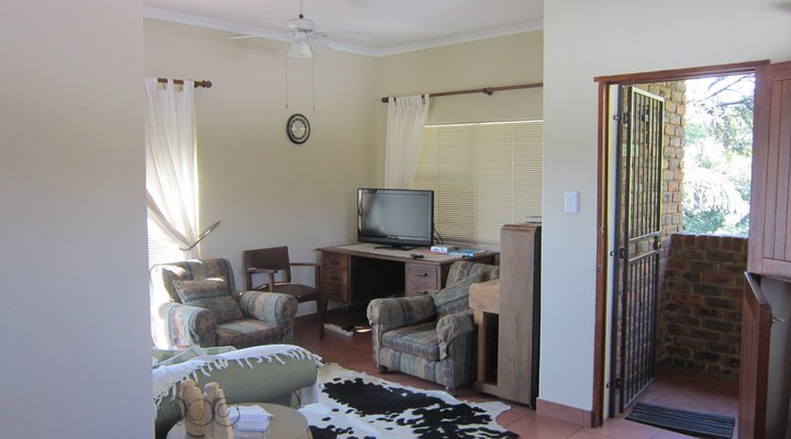 Koffie-en-Katel/Bedstead 'n Coffee