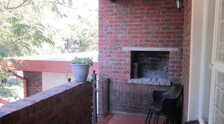 Koffie-en-Katel/Bedstead 'n Coffee