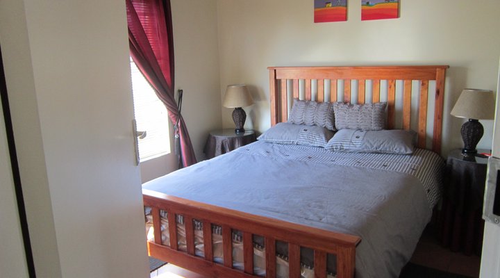 Koffie-en-Katel/Bedstead 'n Coffee