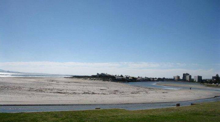 Lagoon Beach Self-catering