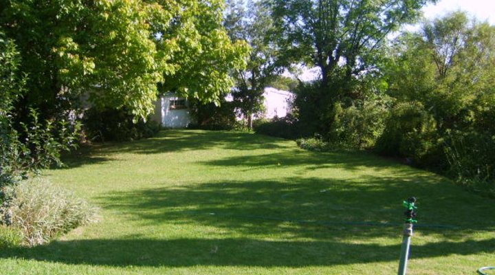 El Shaddai Backpackers