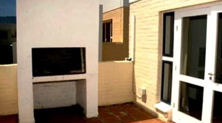 Cayman Beach House No 38