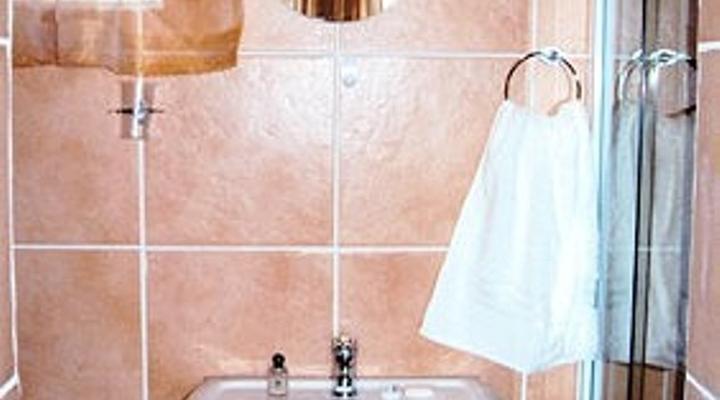 Cosmos Chateau B&B Guest House