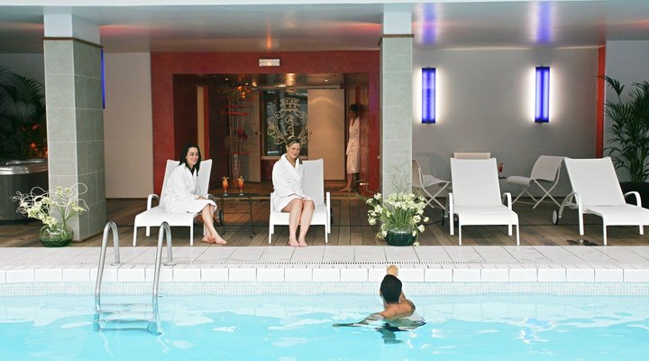 Chateau De Montvillargenne