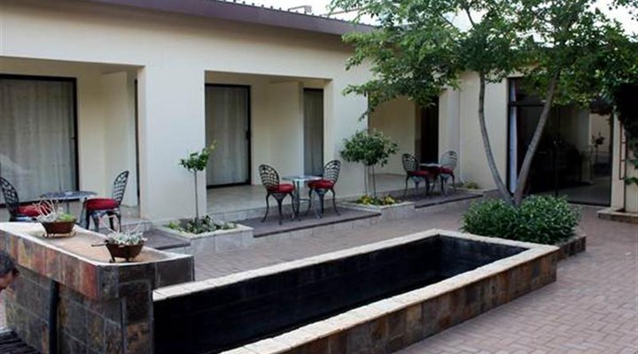 Bloomingdales Guesthouse