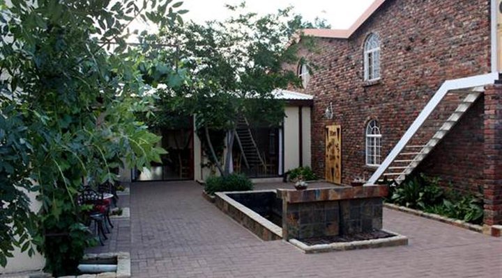 Bloomingdales Guesthouse