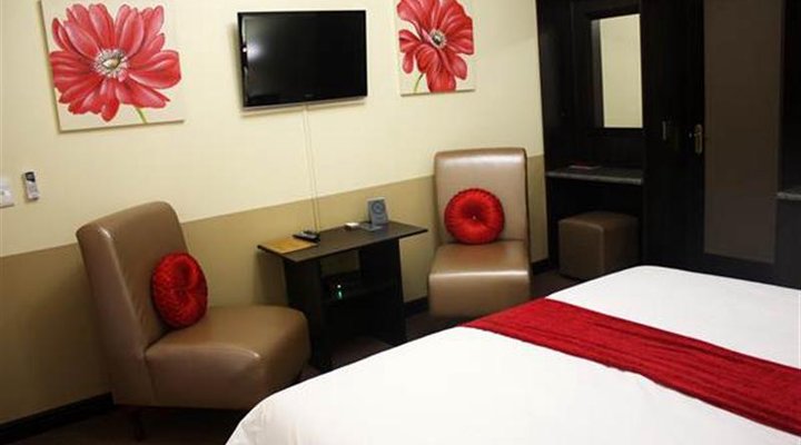 Bloomingdales Guesthouse