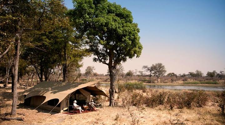 Selinda Explorers Camp