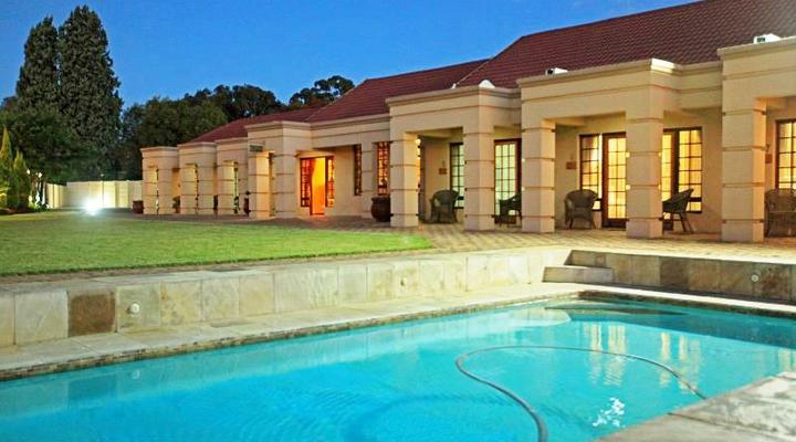 African Crest Guest House