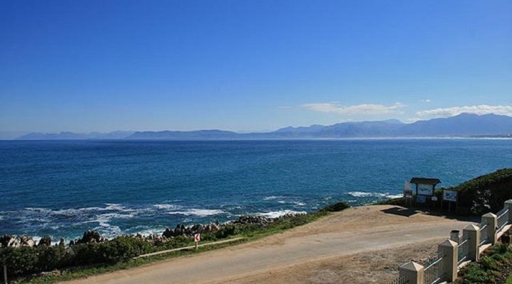 Whale Cove Self-catering