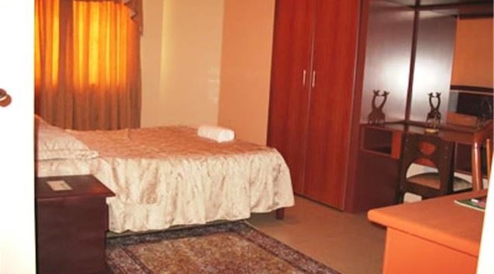 Pinnacle Court Apartments