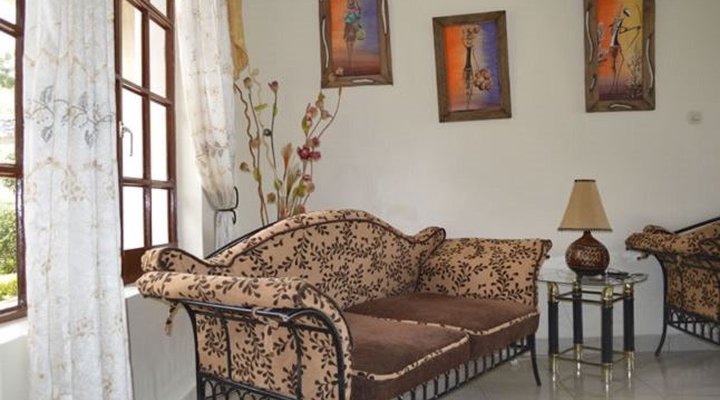 Golf Hills Residence