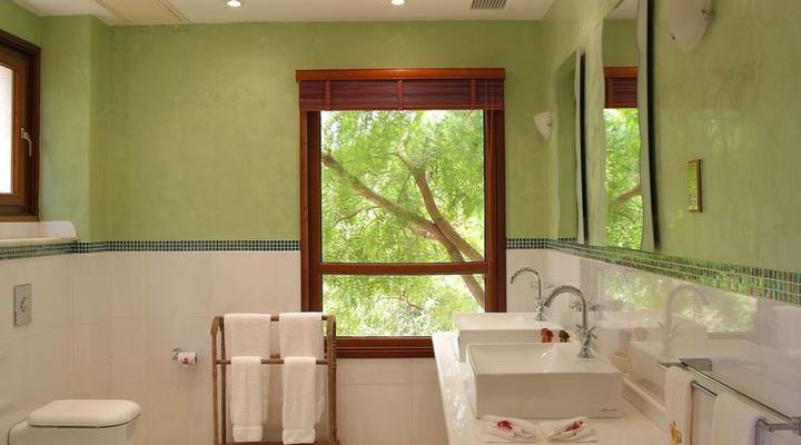 Almanara Diani Beach Resort